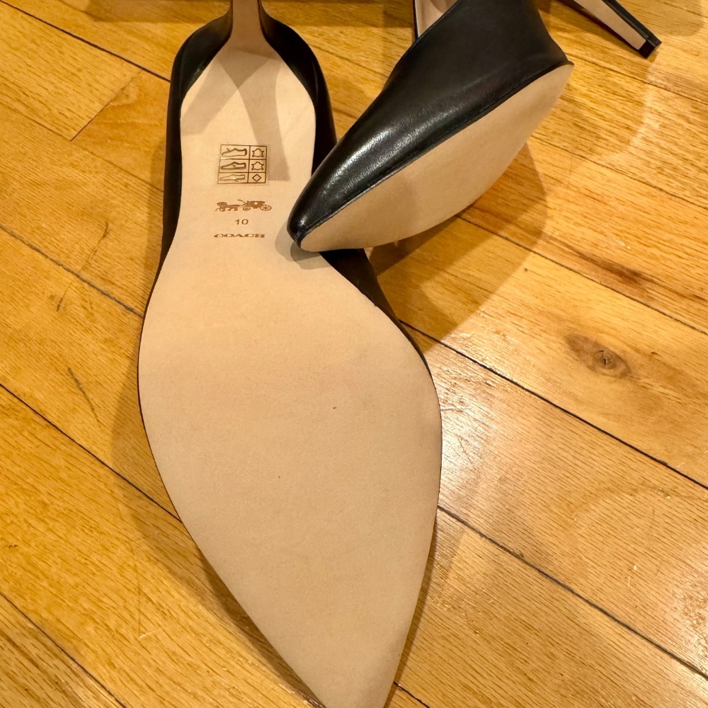 Coach Skyler Pump (never worn, black, size 10) - Picture 3 of 4